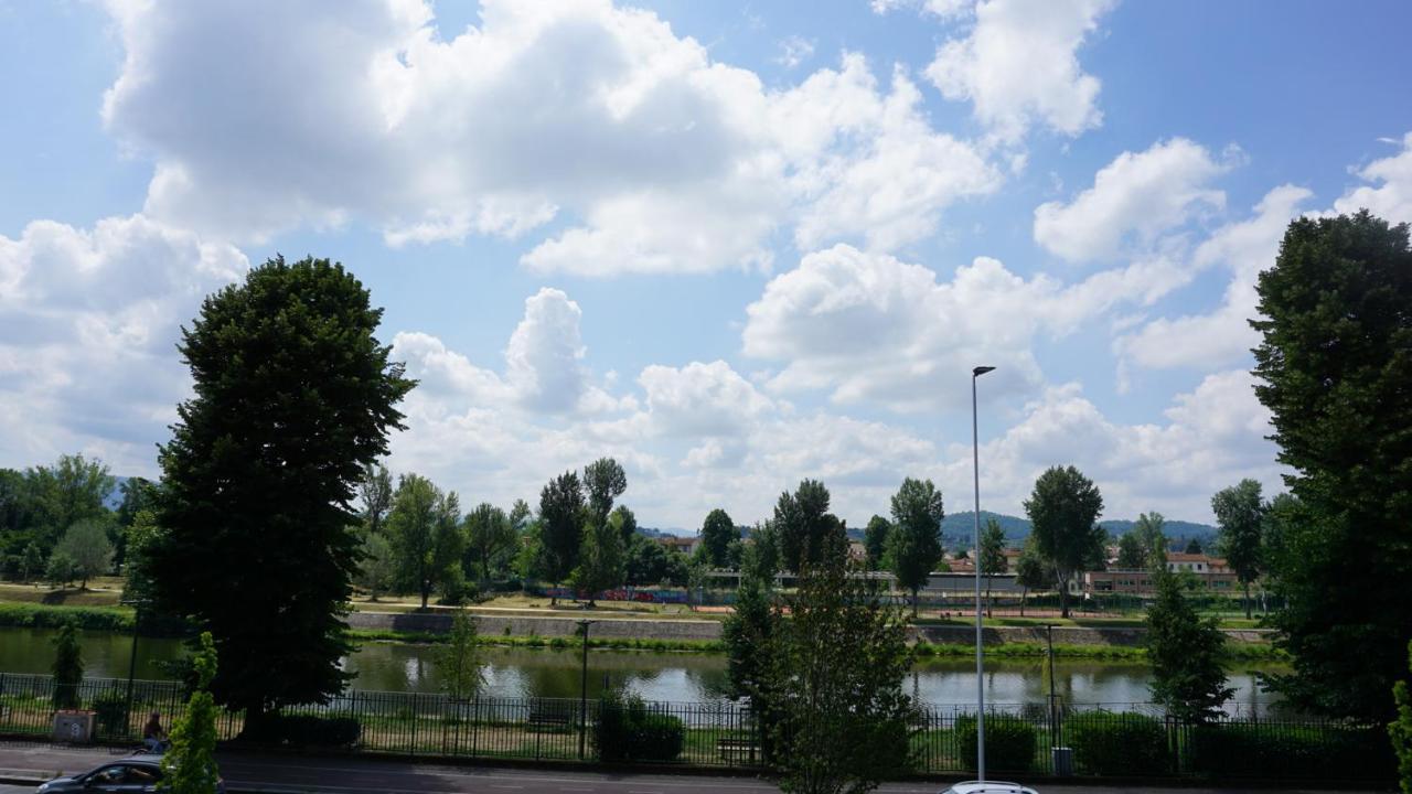 Arno River View Terraces, Free Parking Apartment