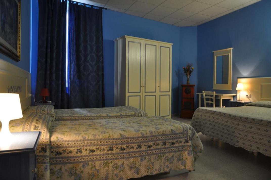 Regina Hotel *