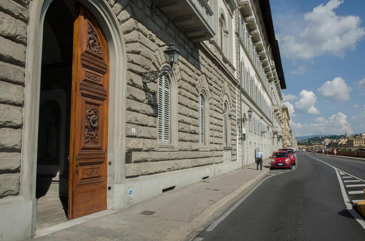Apartment Lungarno Vespucci Charming Florence