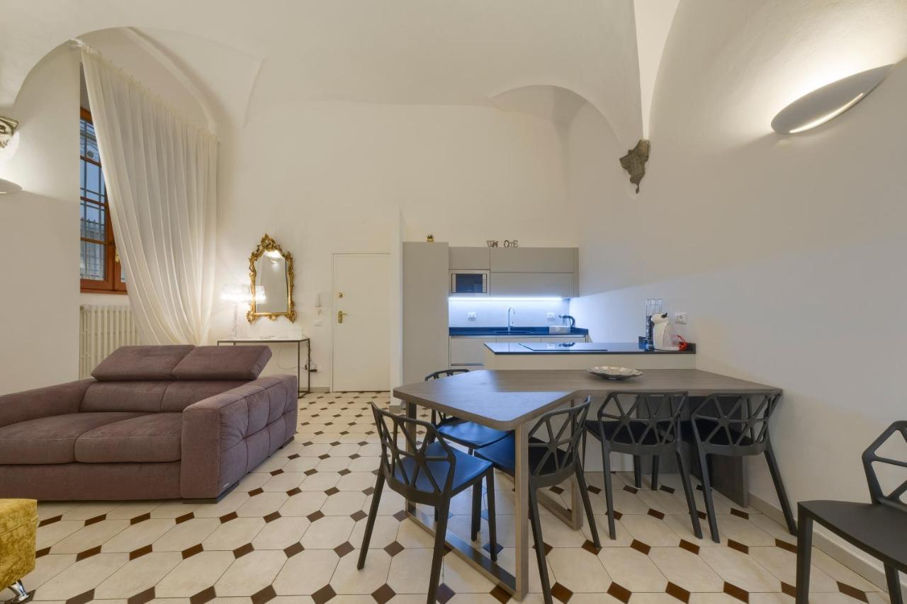 La Casa Di Bruna E Giordano In Santo Spirito * Florence