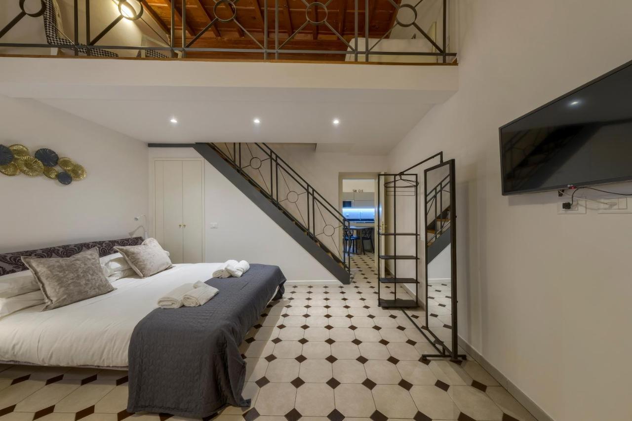 La Casa Di Bruna E Giordano In Santo Spirito * Firenze