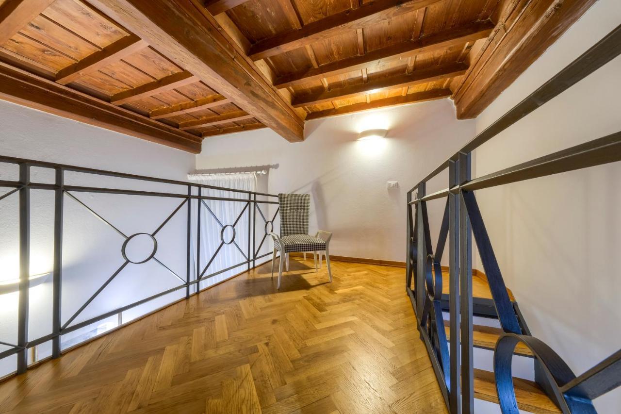 La Casa Di Bruna E Giordano In Santo Spirito * Florence