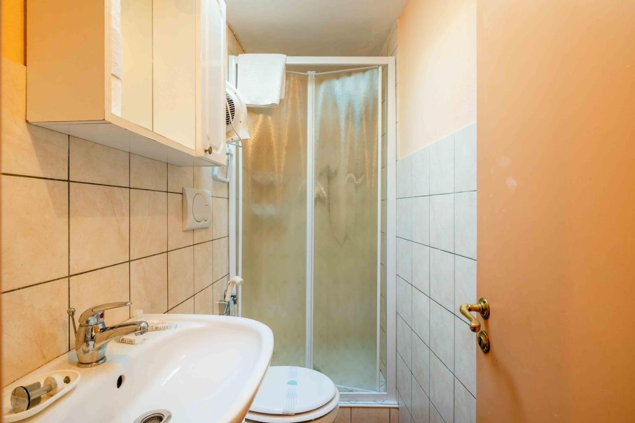San Frediano Cozy Studio With Private Patio Appartamento *
