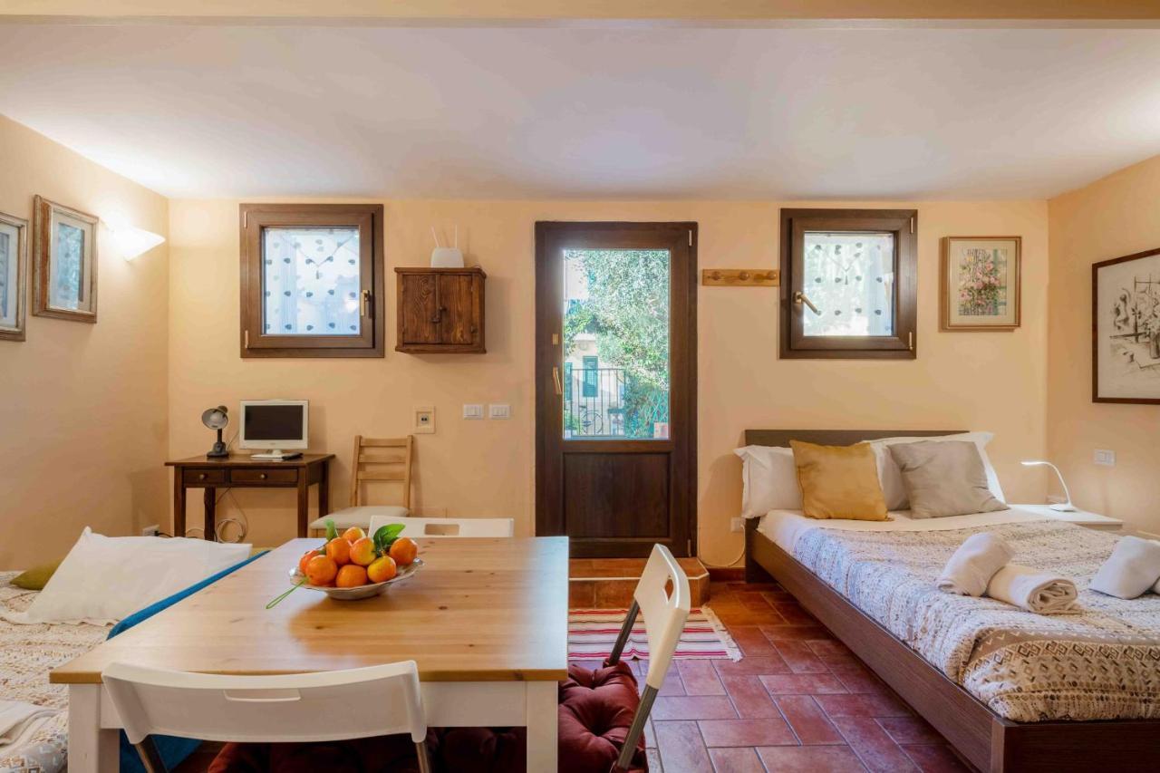 San Frediano Cozy Studio With Private Patio Firenze