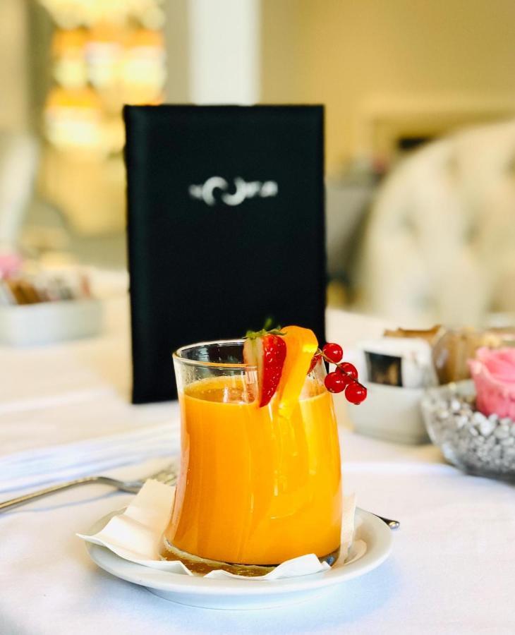 Hotel The Moon Boutique & 4*