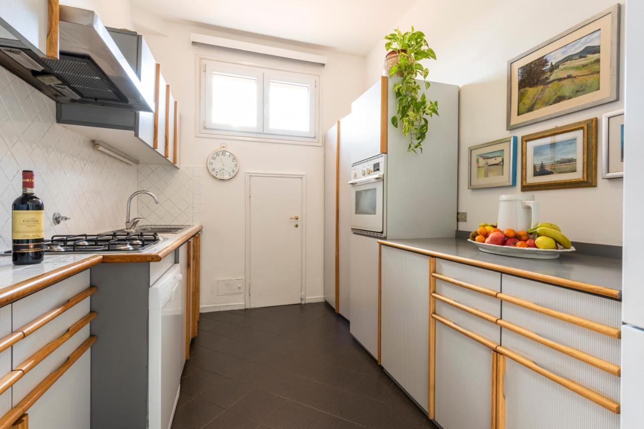 Exclusive Penthouse , Skyline View , With Parking Appartamento