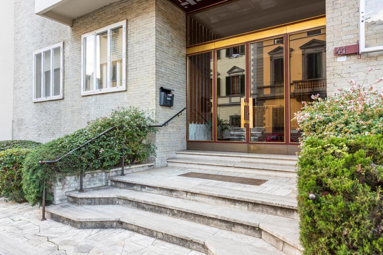 Exclusive Penthouse , Skyline View , With Parking Appartamento