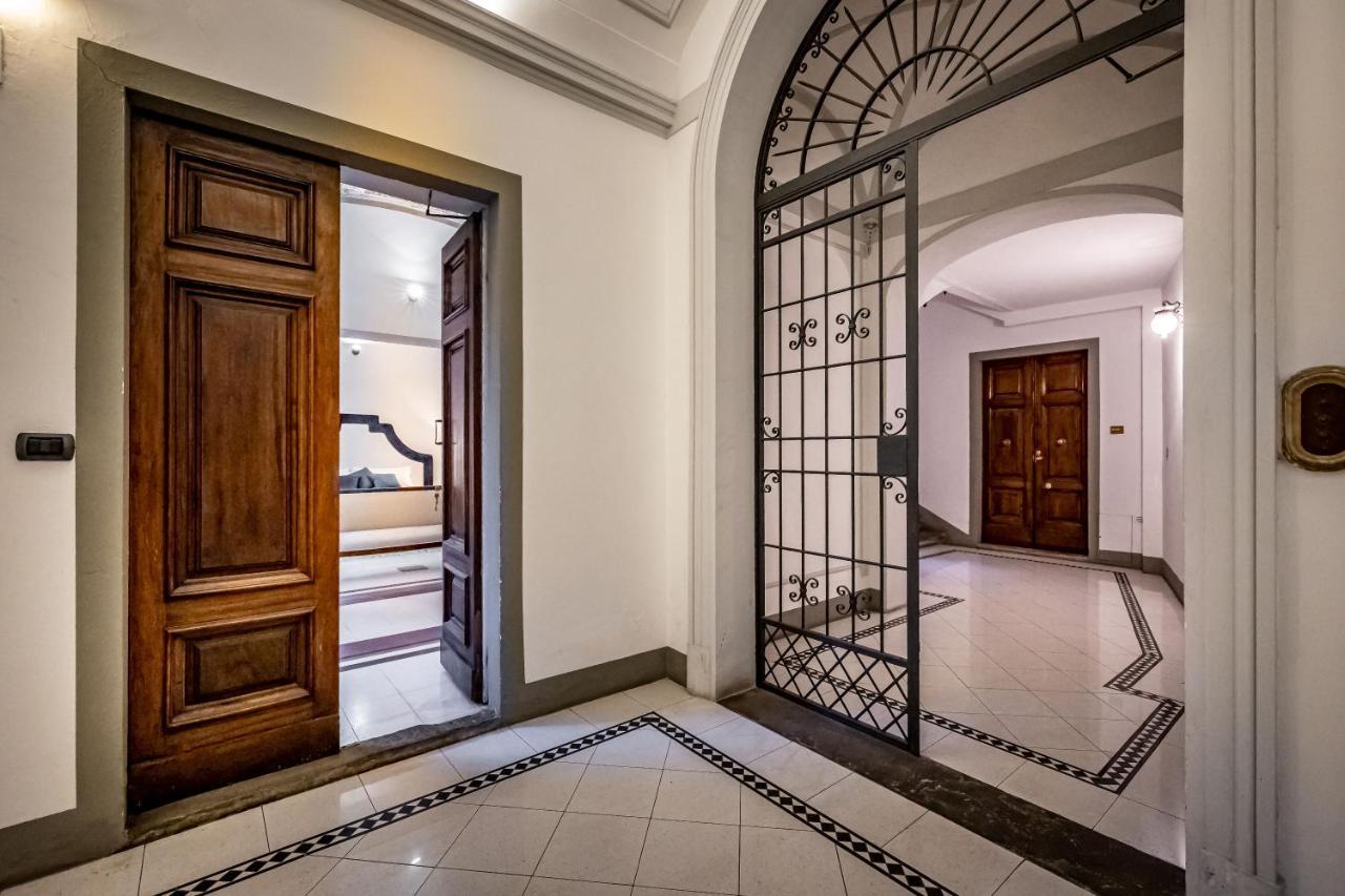 Yid Five Luxury Suites Apt With Secret Garden * Firenze