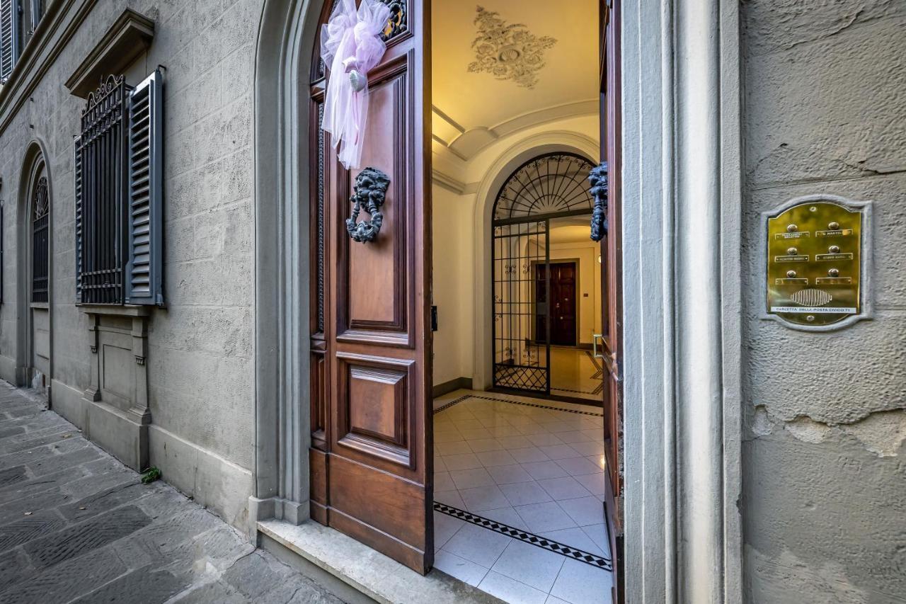 Yid Five Luxury Suites Apt With Secret Garden Appartamento *