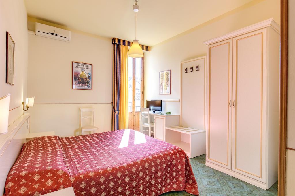Marine Hotel