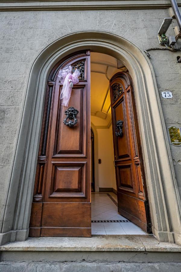 Yid Five Luxury Suites Apt With Secret Garden Appartamento Firenze