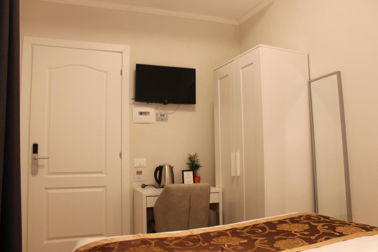 900 Toscana Hotel