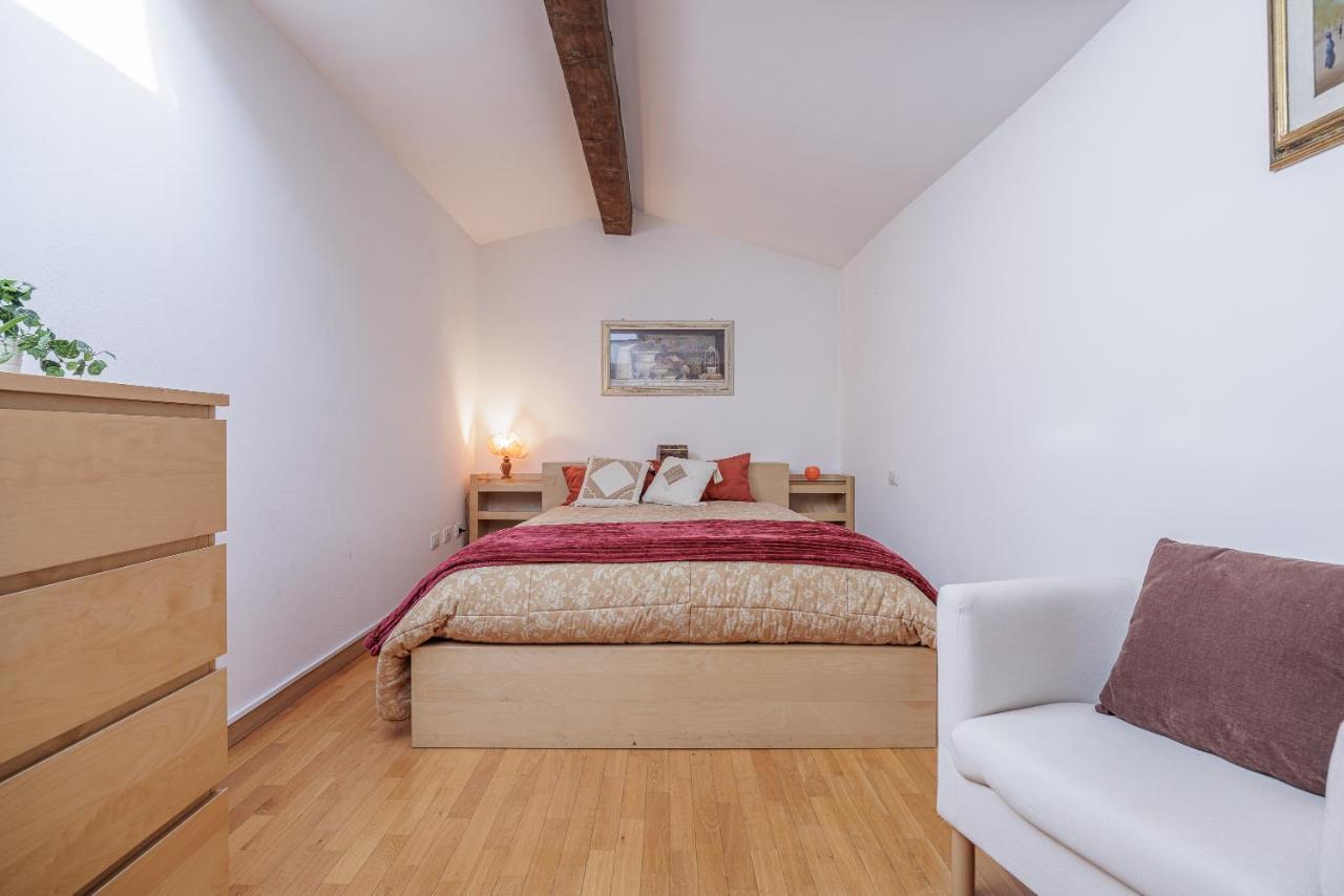 The Bookhouse Apartment *