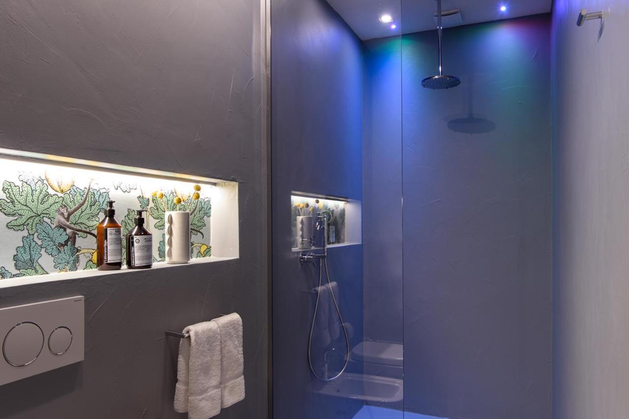Velona's Jungle Luxury Florence