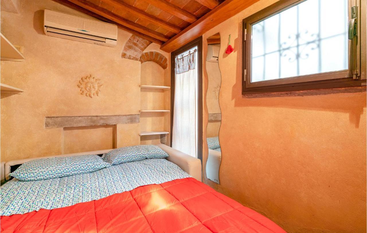 Amazing In With Kitchen Apartment