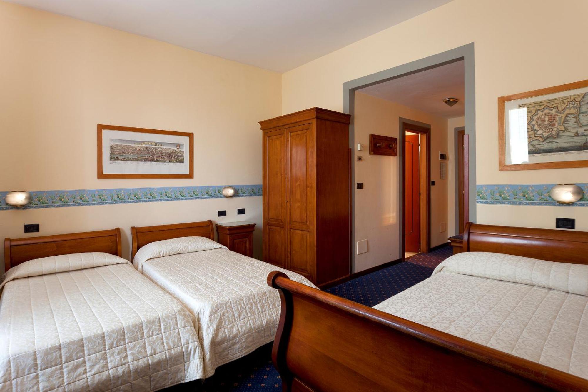 Ih Select Hotel 3*