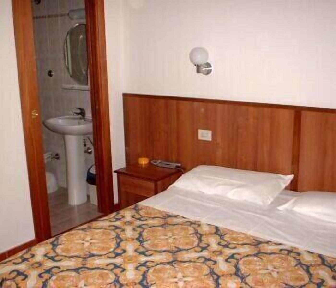 Sonia Hotel *