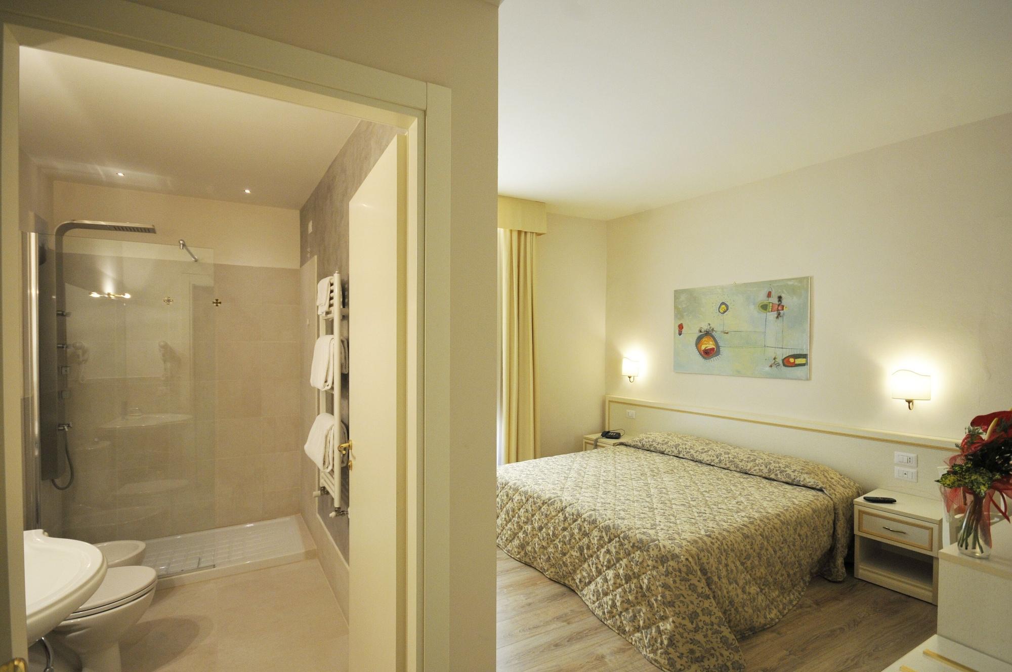 Marine Hotel 3*