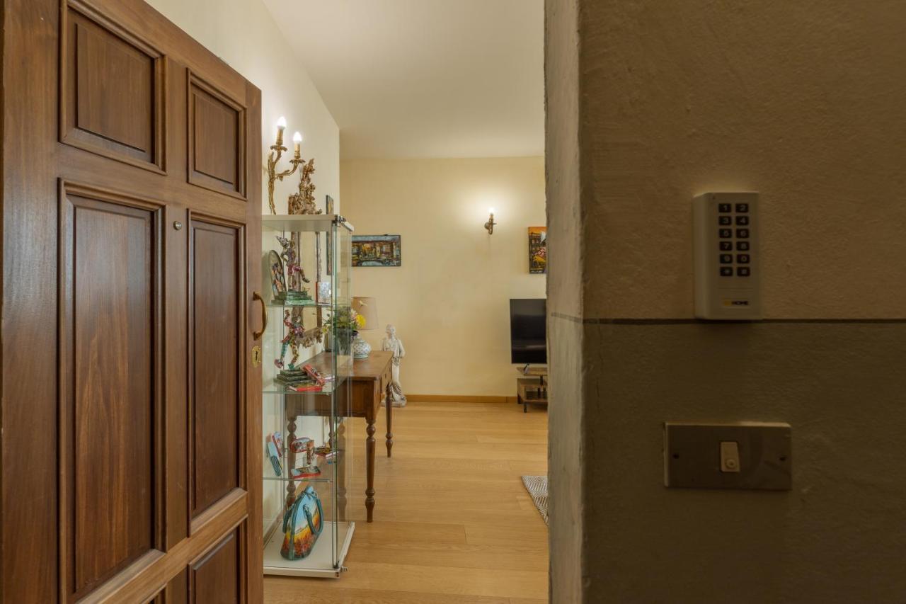 Apartment Pinocchio' S House In The Center Of