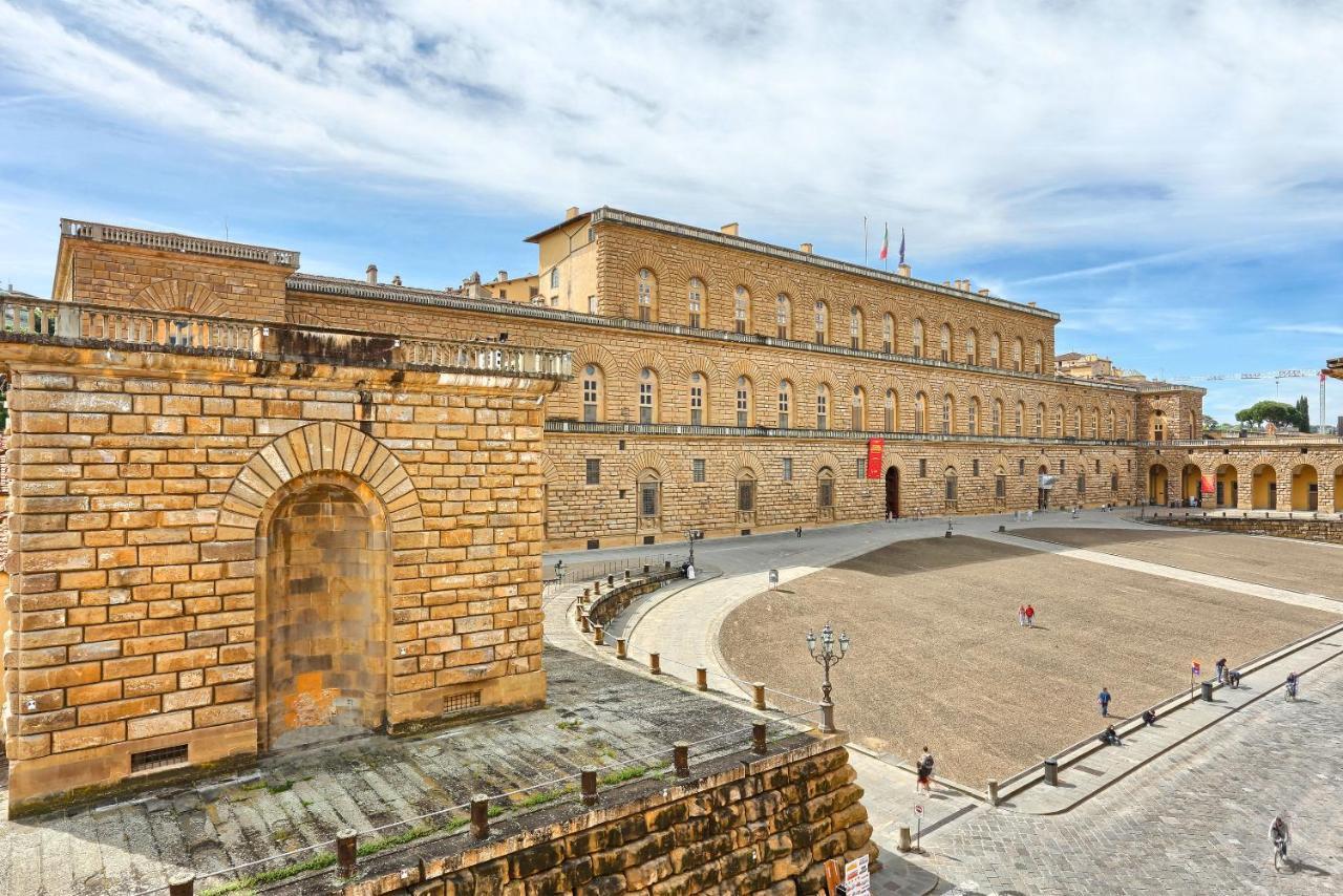 Genteel Piazza Pitti *
