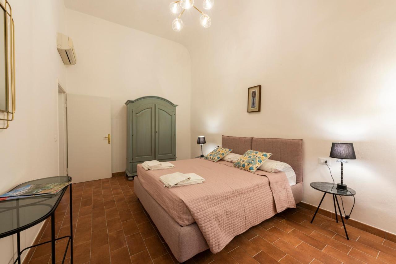 Santa Croce Palace By Mmega *