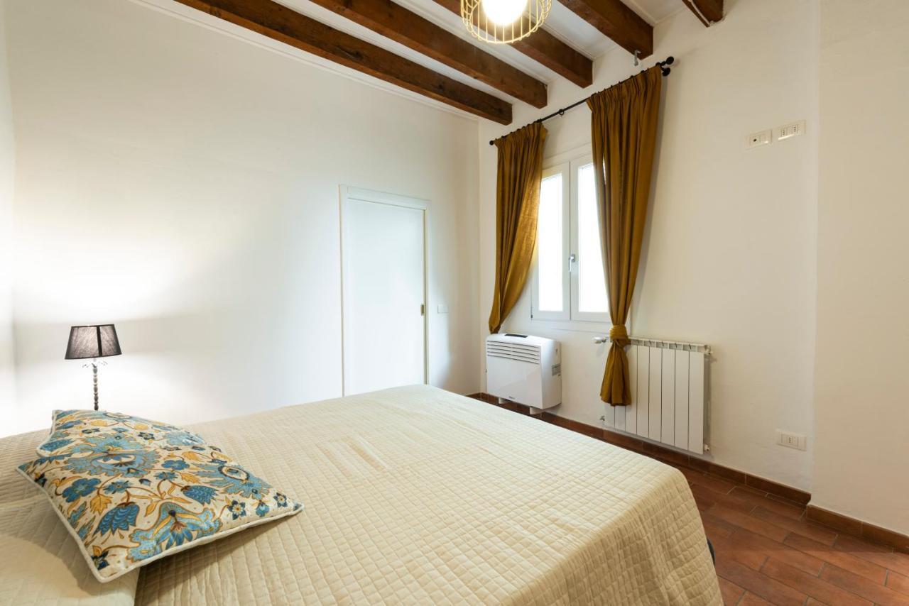 Santa Croce Palace By Mmega *