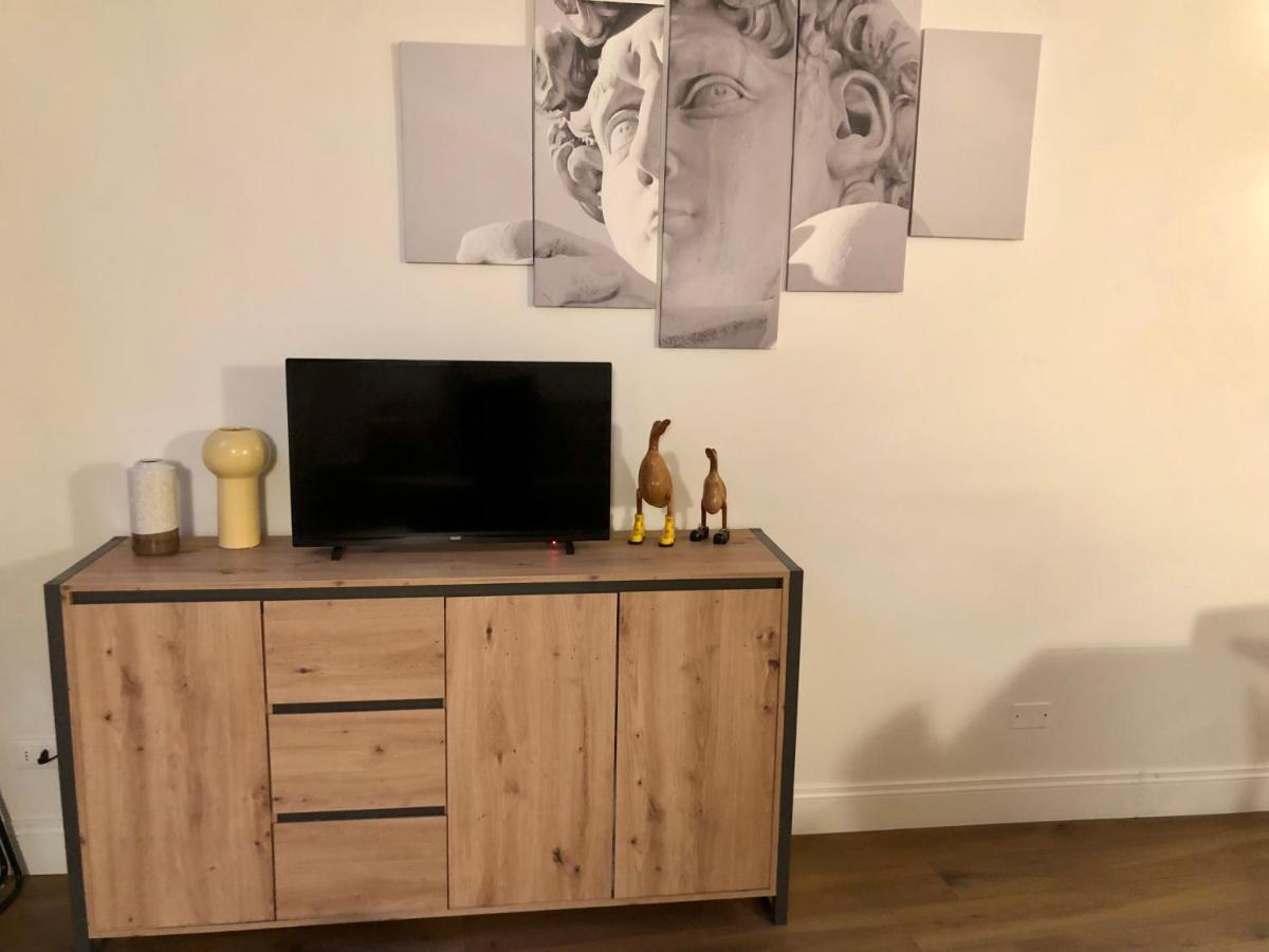 Apartment Novella *