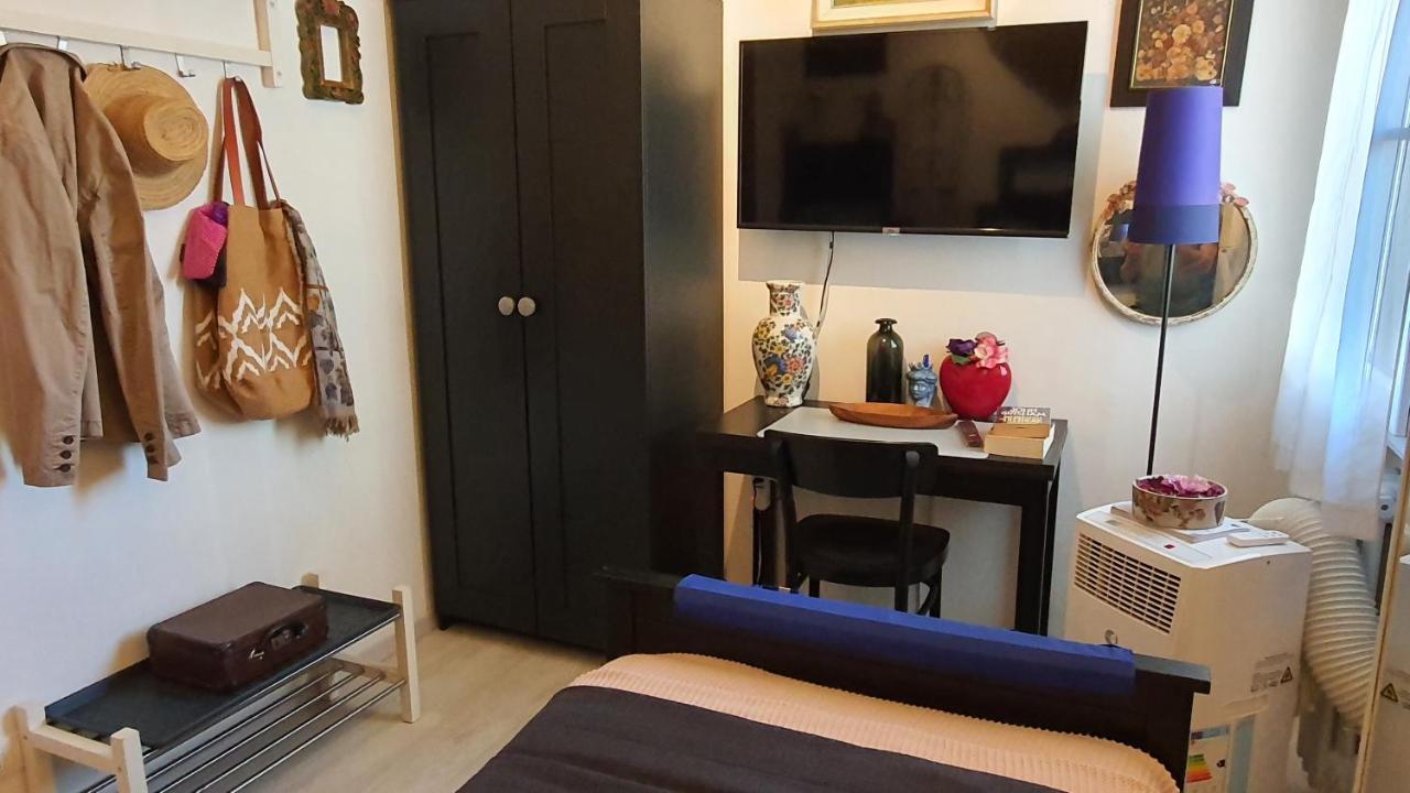 Holidays In Guest house *