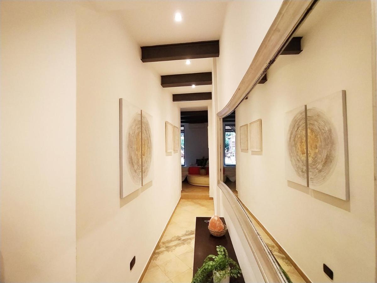 Nadia's Lovely - With Private Garden And Jacuzzi Appartamento *