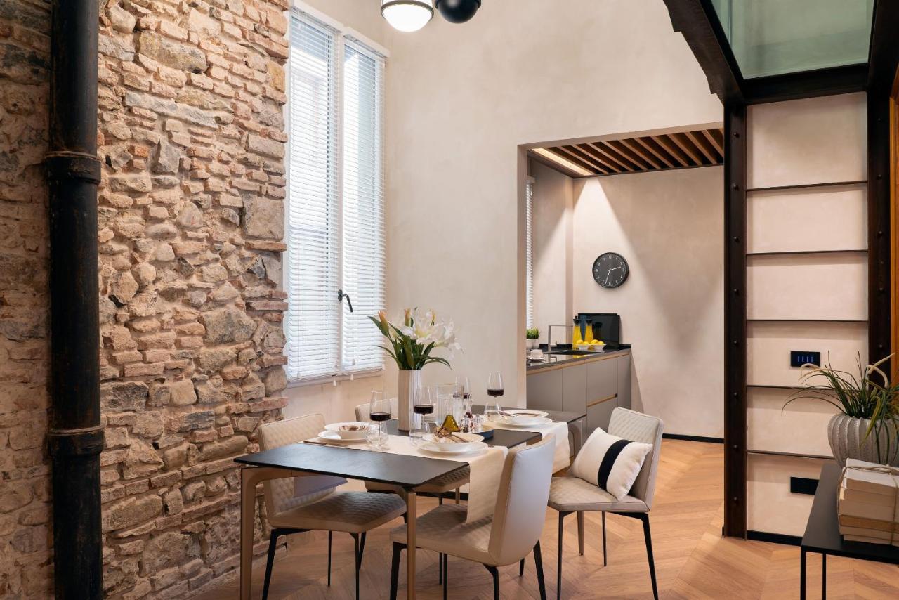 Arts & Crafts Apartment