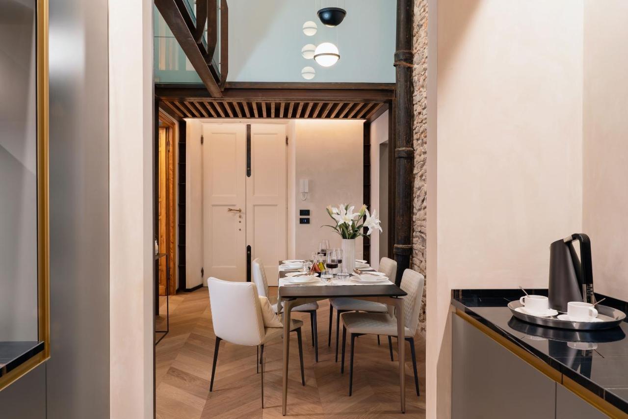 Arts & Crafts Apartment *
