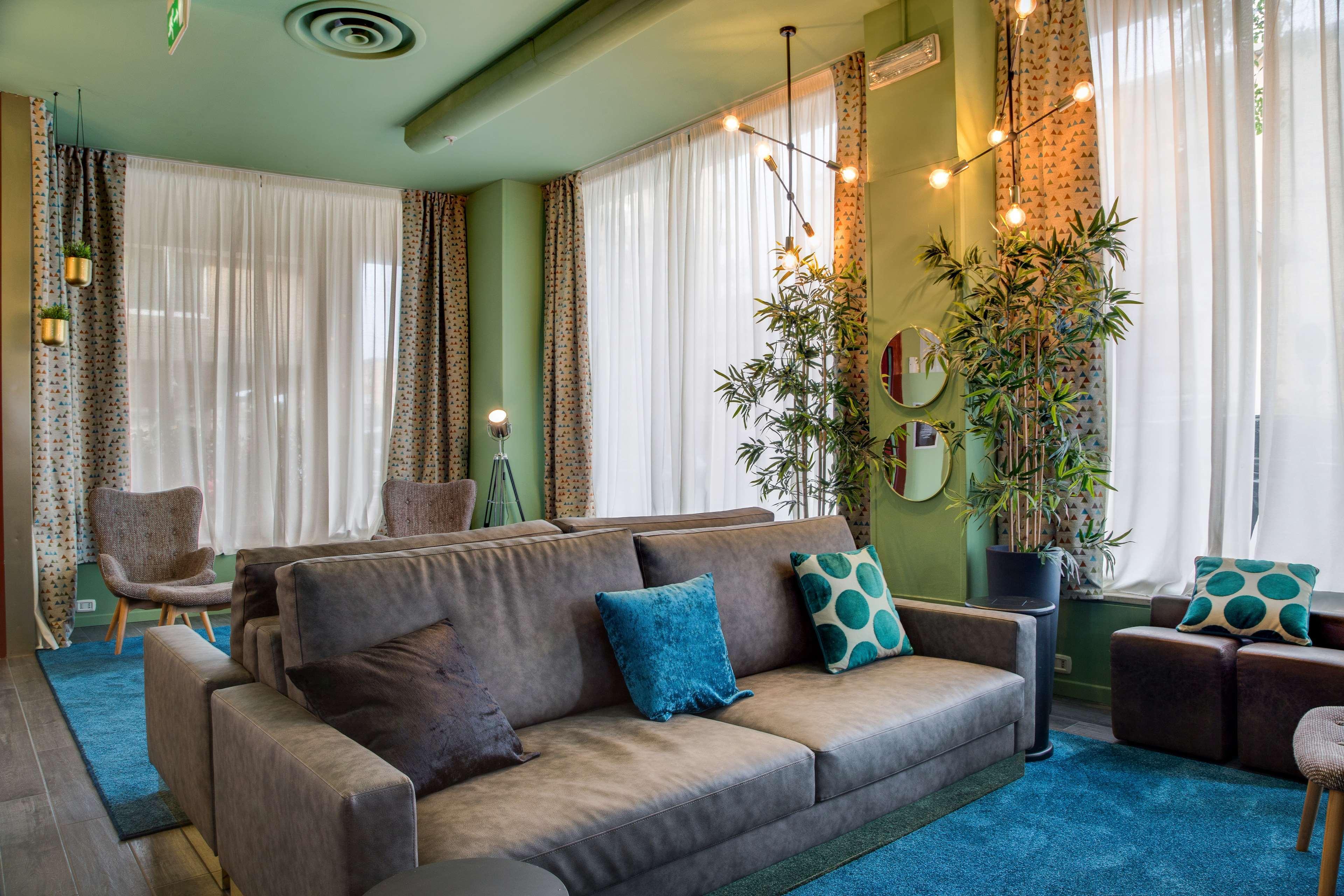 Western Chc Hotel