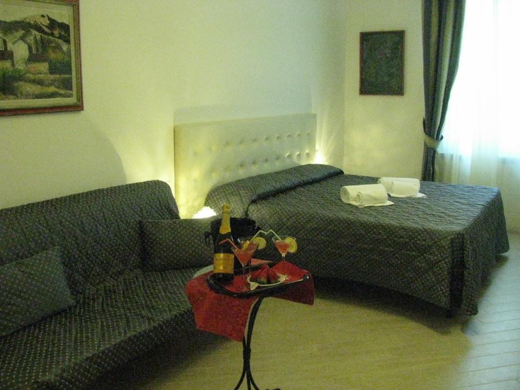 Hotel Enza 2*
