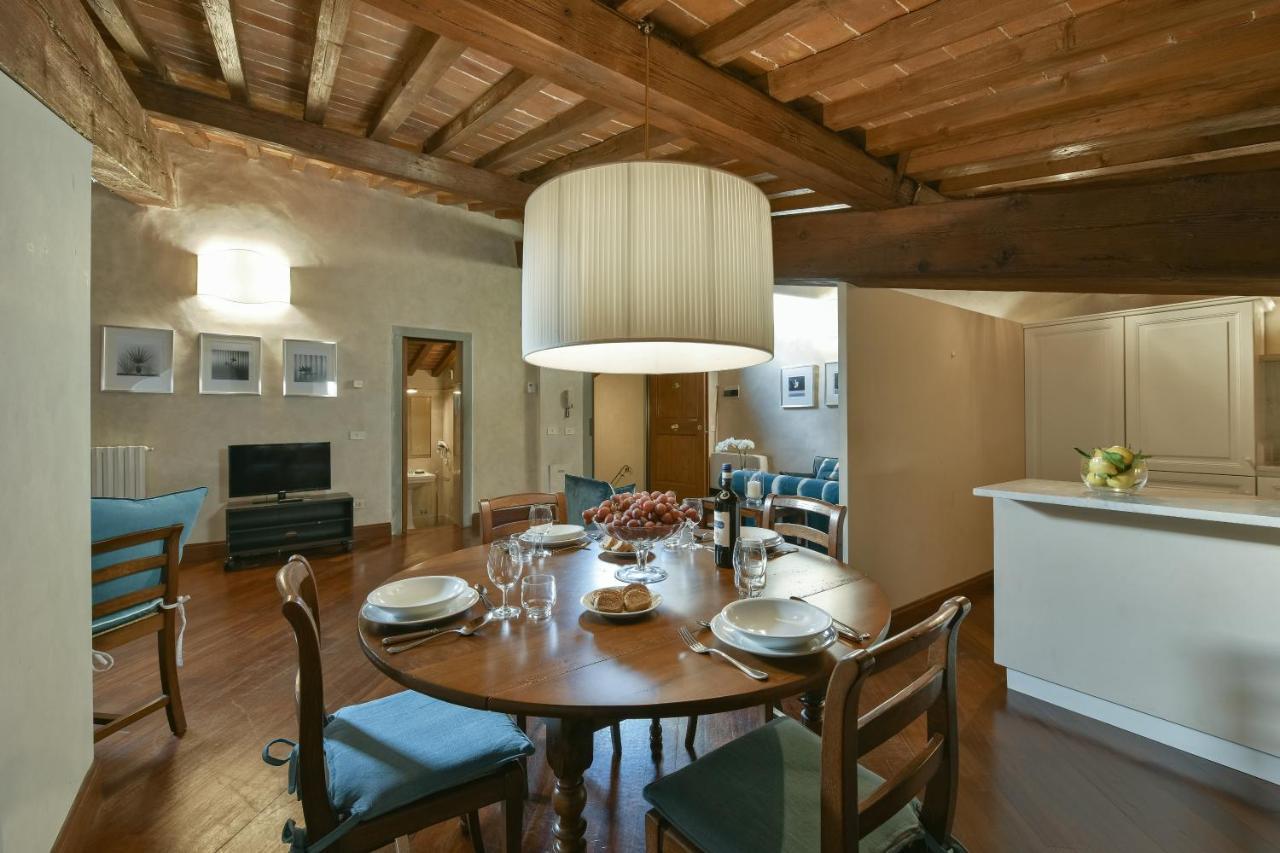 Tiepolo Romantic Penthouse In The Oltrarno Florence