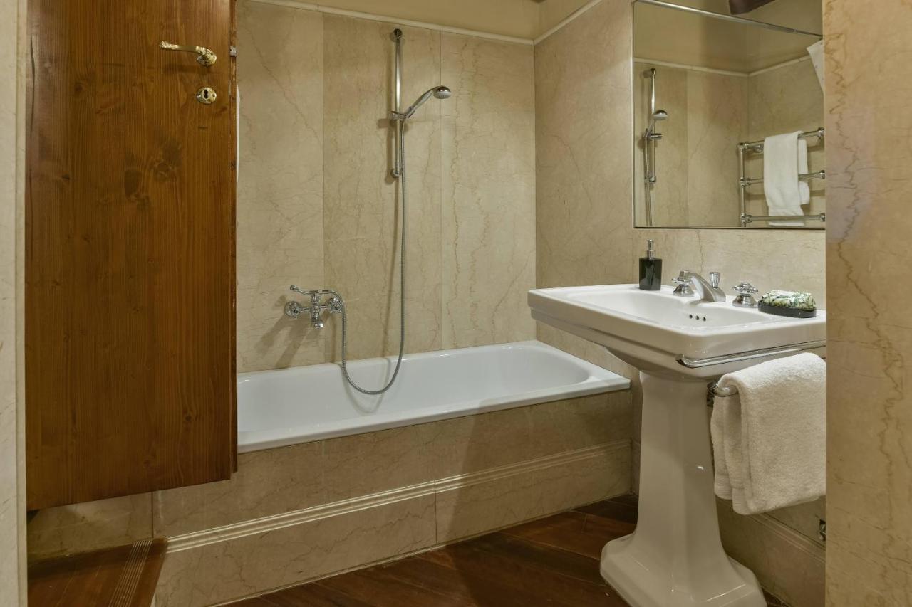 Apartment Tiepolo Romantic Penthouse In The Oltrarno