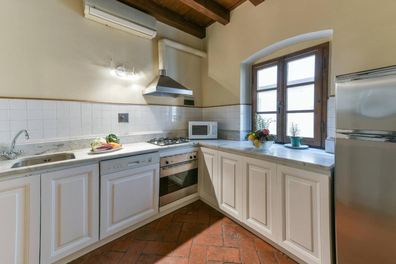 Apartment Pontormo With Fireplace In Oltrarno Florence