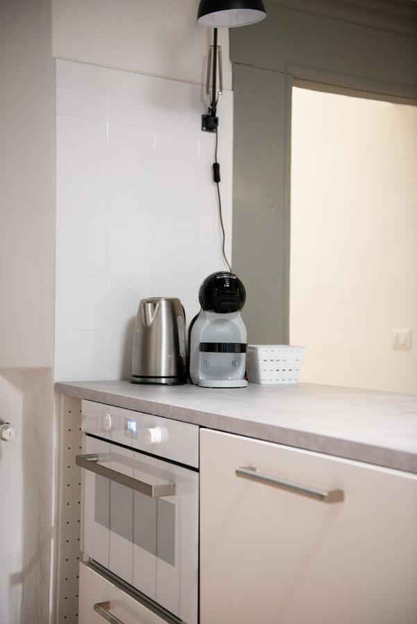 Apartment 2 Next To A Market And Piazza Santa Croce - Homeunity