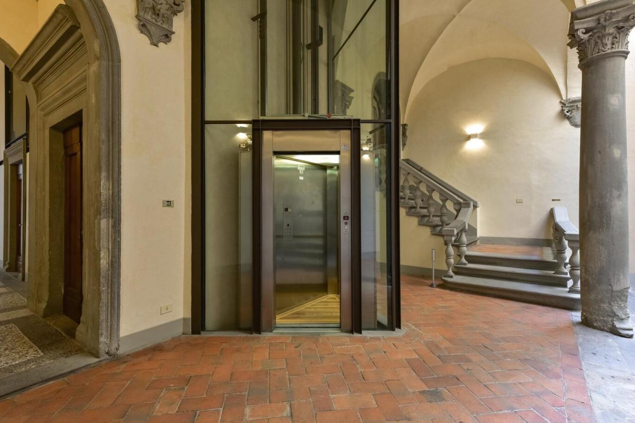 Apartment Pontormo With Fireplace In Oltrarno Florence
