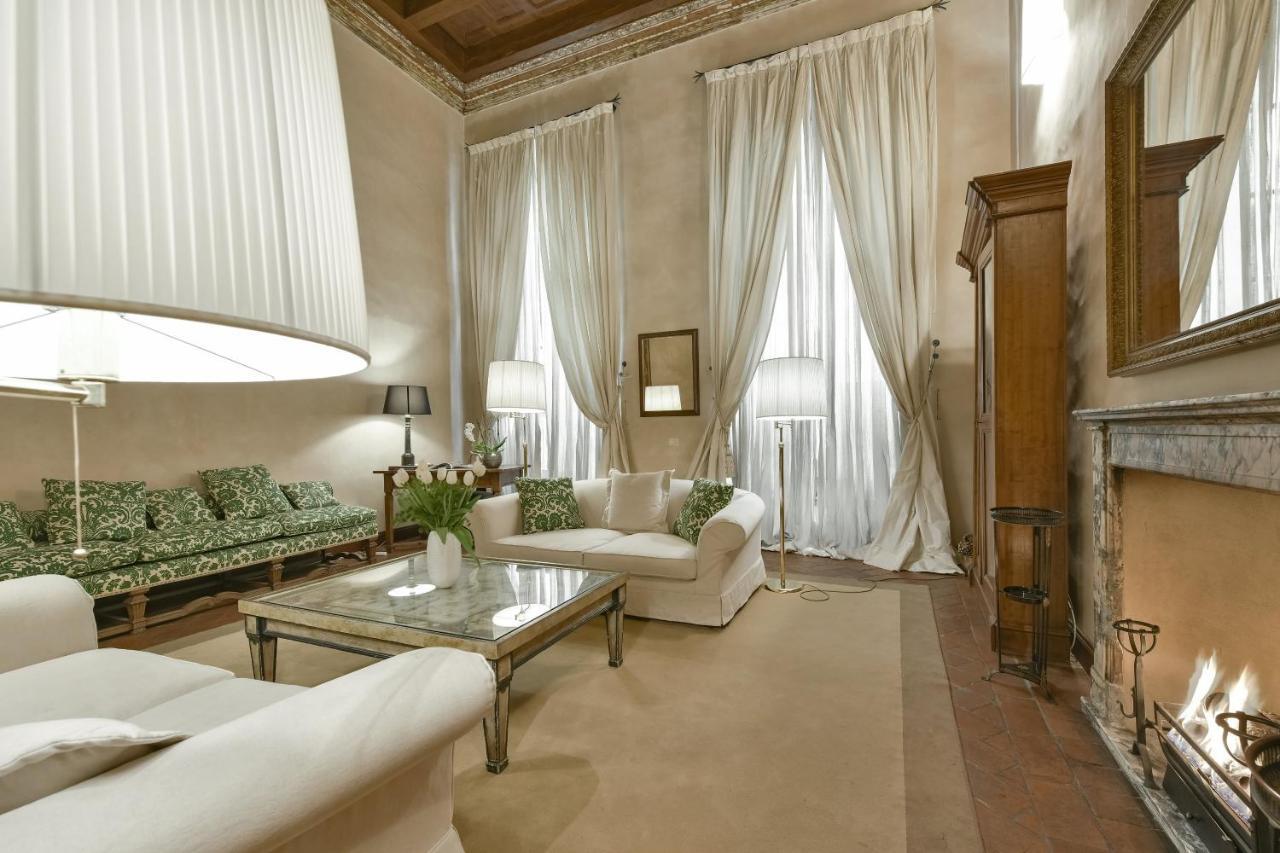Apartment Raffaello With Fireplace In Oltrarno Florence