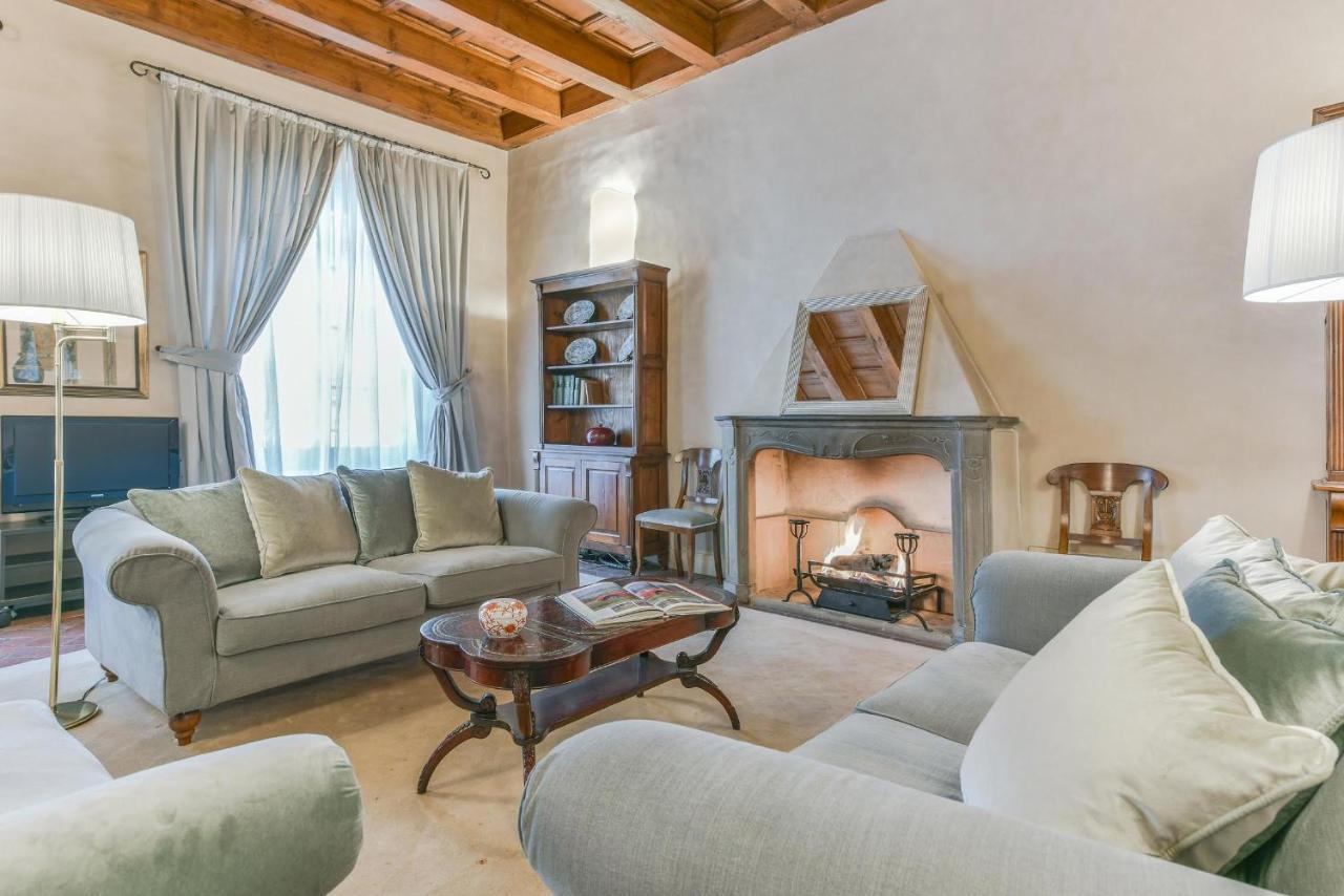 Apartment Pontormo With Fireplace In Oltrarno