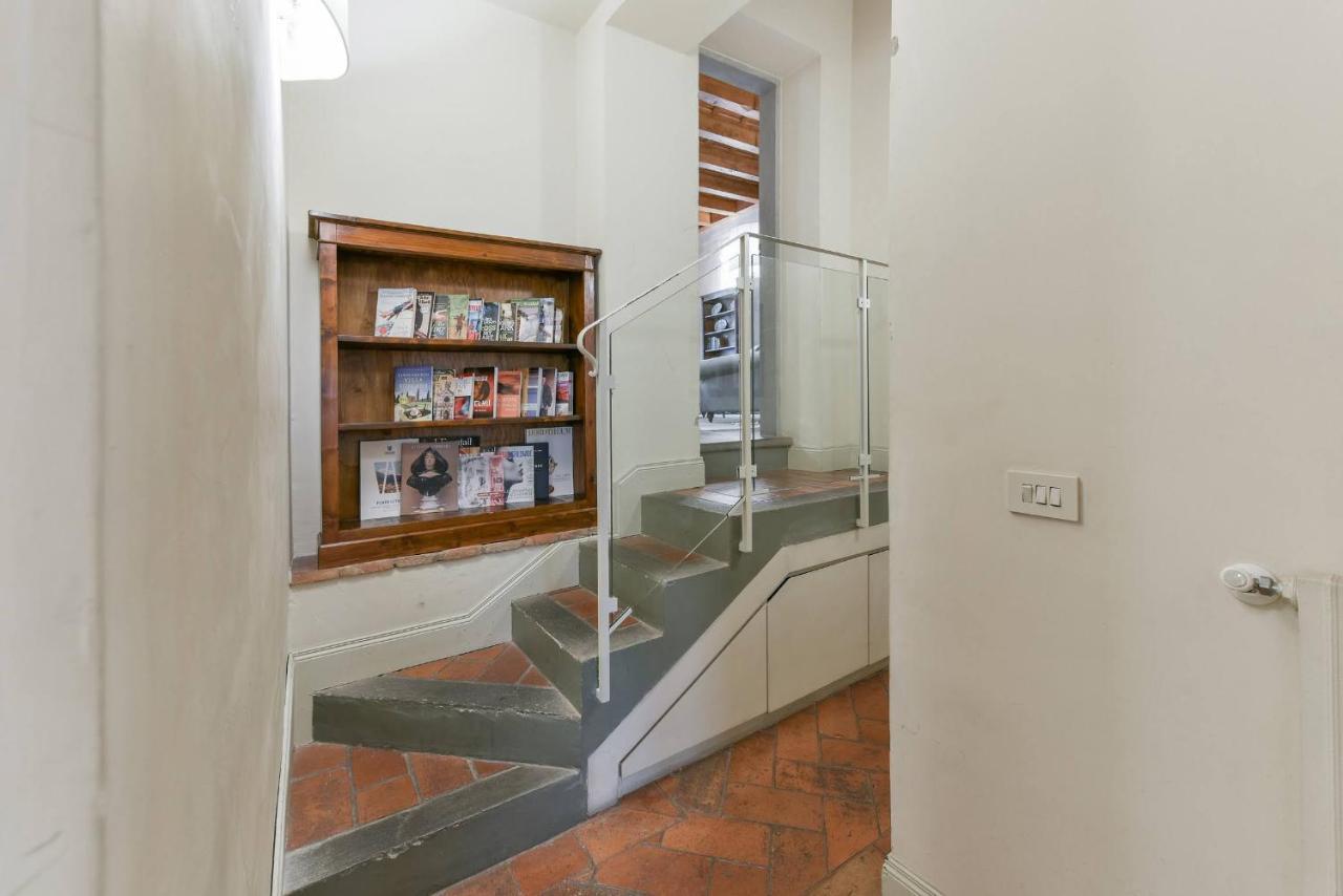 Pontormo With Fireplace In Oltrarno Apartment Florence