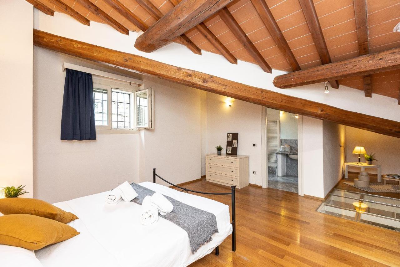 Palazzo Ghibellina By In *