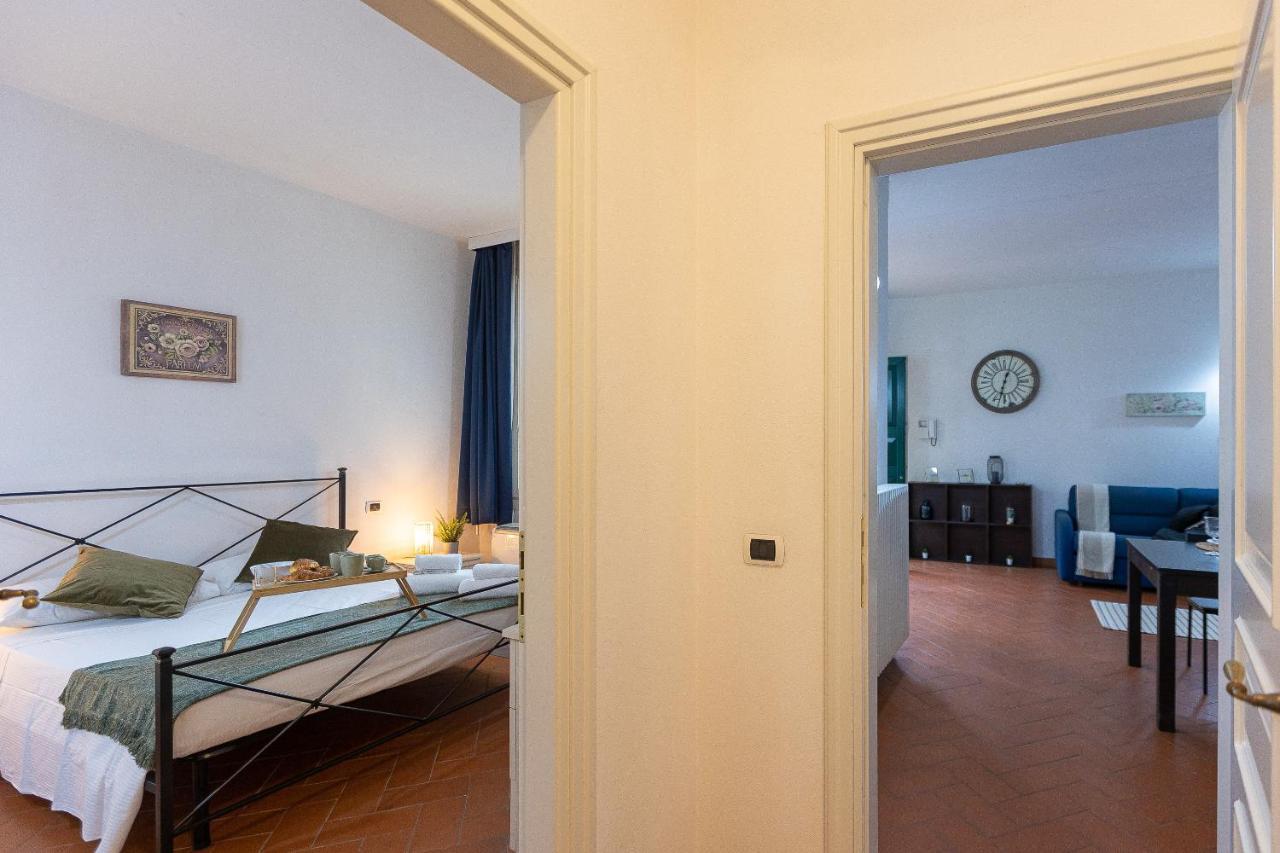 Palazzo Ghibellina By In *