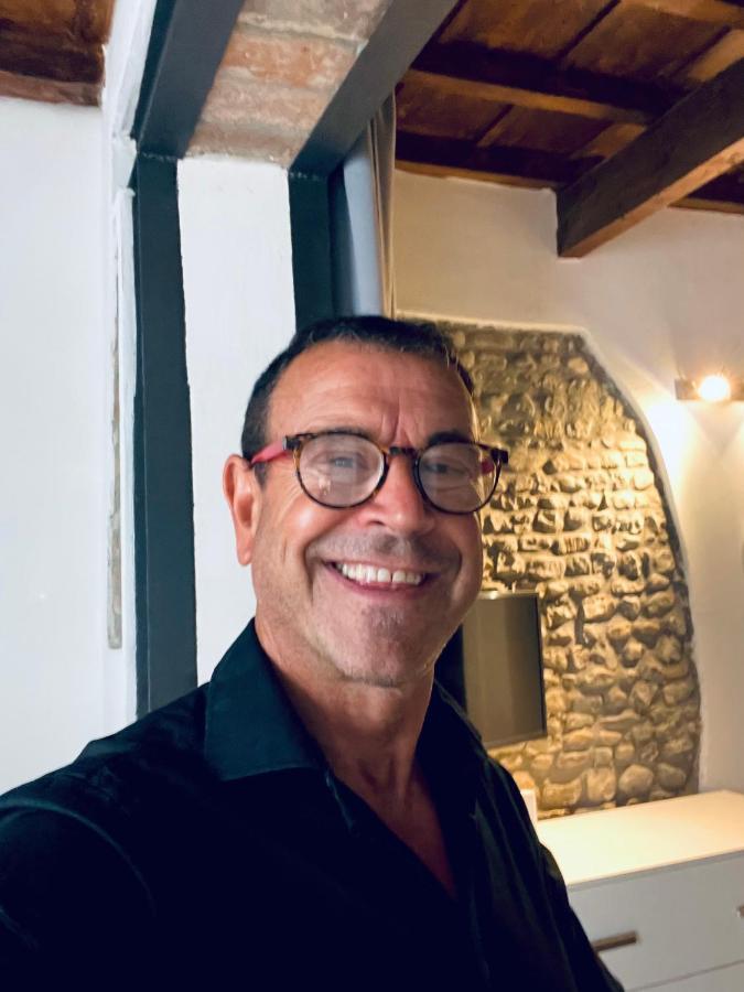 Roberto's Apartment. Piazza Santa Croce. Apartment Florence