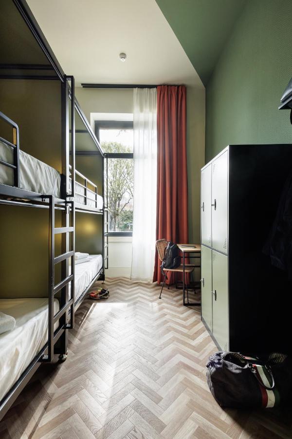 Hostel Yellowsquare