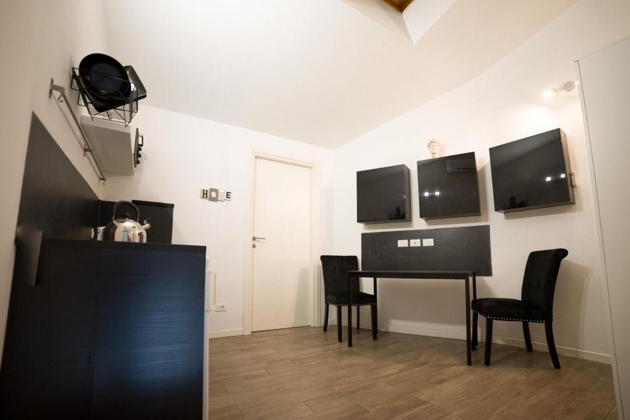 Apartment ᗰiki Hoᑌտᗴ *