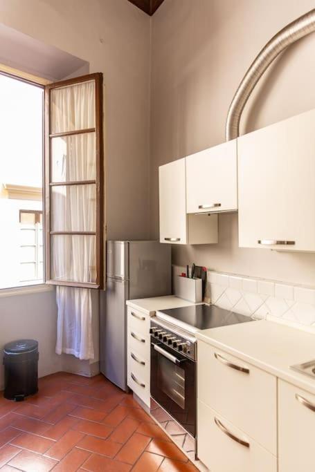 Elegant Near Piazza Della Signoria Apartment Florence
