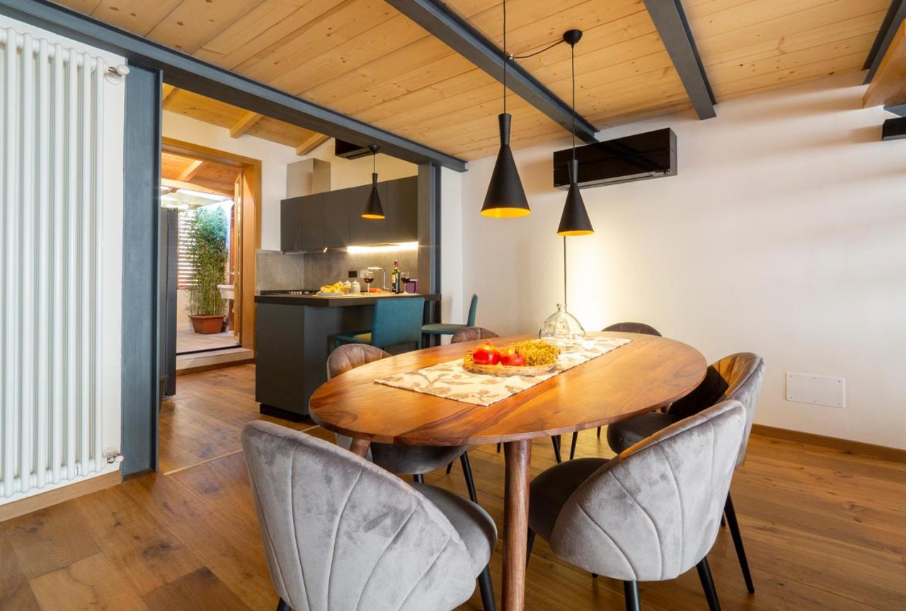 Industrial Design Loft With Outdoor Living Terrace Appartamento *