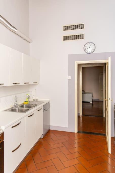 Apartment Elegant Near Piazza Della Signoria Florence