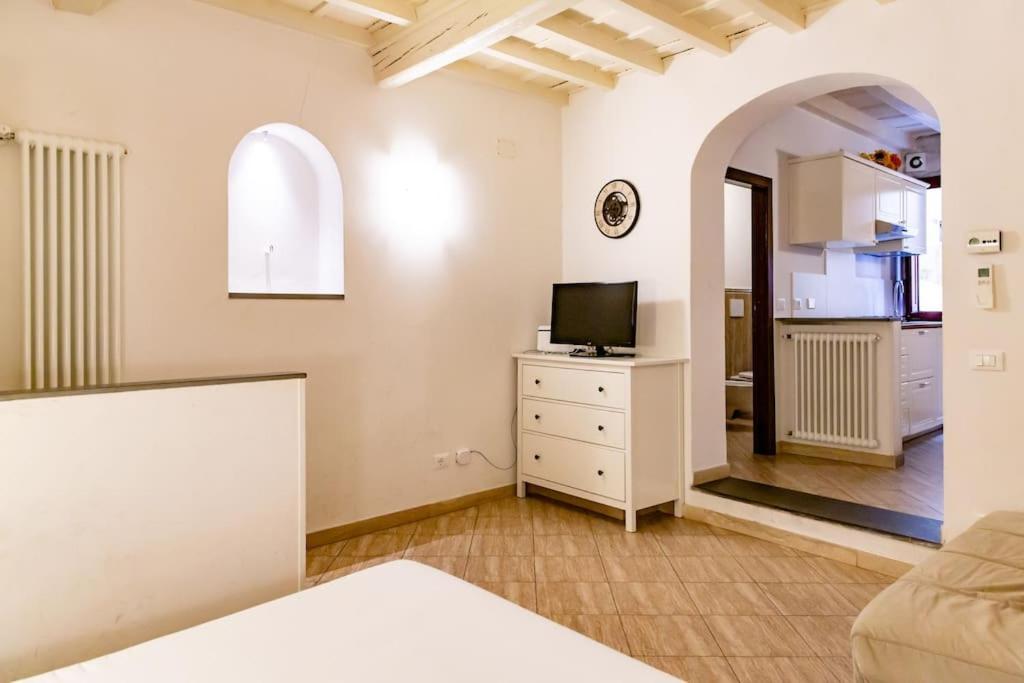 Apartment Lovely Portion Of Few Steps From Basilica Santa Croce